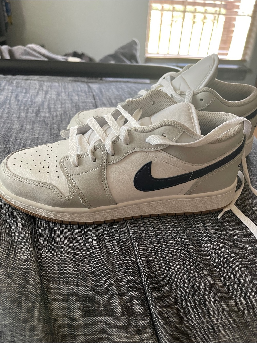 Nike Kids Low-Top Sneakers in White, Light Gray and Black Swoosh